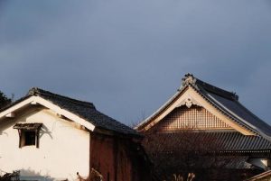 蔵の整理で見つかる古い物、汚れがあっても問題ありません